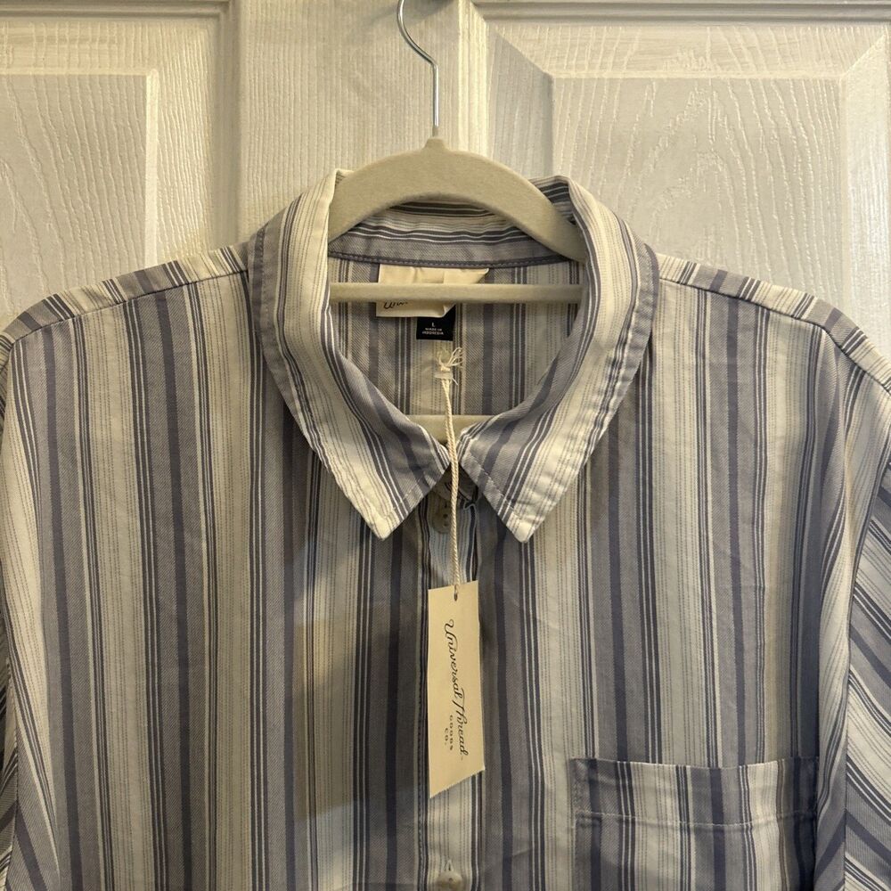 NWT Universal Thread Women’s Blue Striped Button Down Short Sleeve Shirt Size L - Picture 5 of 16